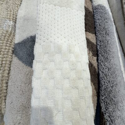 EX DISPLAY RUG - APPROX SIZE 150CM - 160CM WIDE X 210CM - 230CM LONG
