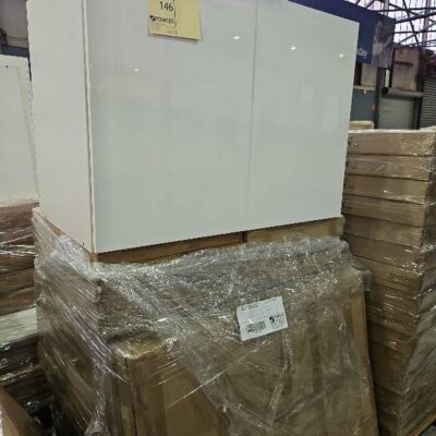 PALLET OF 1000MM BASE CABINETS AND DOORS, WHITE GLOSS 2 PAC FINISH PALLET OF 1000MM BASE CABINETS AND DOORS, WHITE GLOSS 2 PAC FINISH
