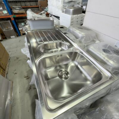 NEW FRANKE SKX651 S/STEEL KITCHEN SINK 1 & 1/4 BOWL WITH DRAINER, SINK IS REVERSIBLE WITH FRANKE WASTES WK655 X 1, WK662 X1, 112.0059.982 X 1 NEW FRANKE SKX651 S/STEEL KITCHEN SINK 1 & 1/4 BOWL WITH DRAINER, SINK IS REVERSIBLE WITH FRANKE WASTES WK655 X 1, WK662 X1, 112.0059.982 X 1
