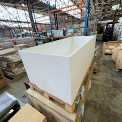 NEW 1800MM CASCADE MATTE WHITE SOLID SURFACE BATHTUB, RECTANGLE, 1800MM X760MM X 580MM NEW 1800MM CASCADE MATTE WHITE SOLID SURFACE BATHTUB, RECTANGLE, 1800MM X760MM X 580MM
