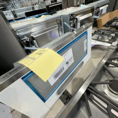 EX DISPLAY BOSCH 600MM SLIDE OUT RANGEHOOD SOLD AS IS NO WARRANTY