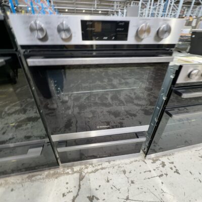 EX DISPLAY WESTINGHOUSE WVE625SC 600MM ELECTRIC OVEN, SOLD AS IS NO WARRANTY