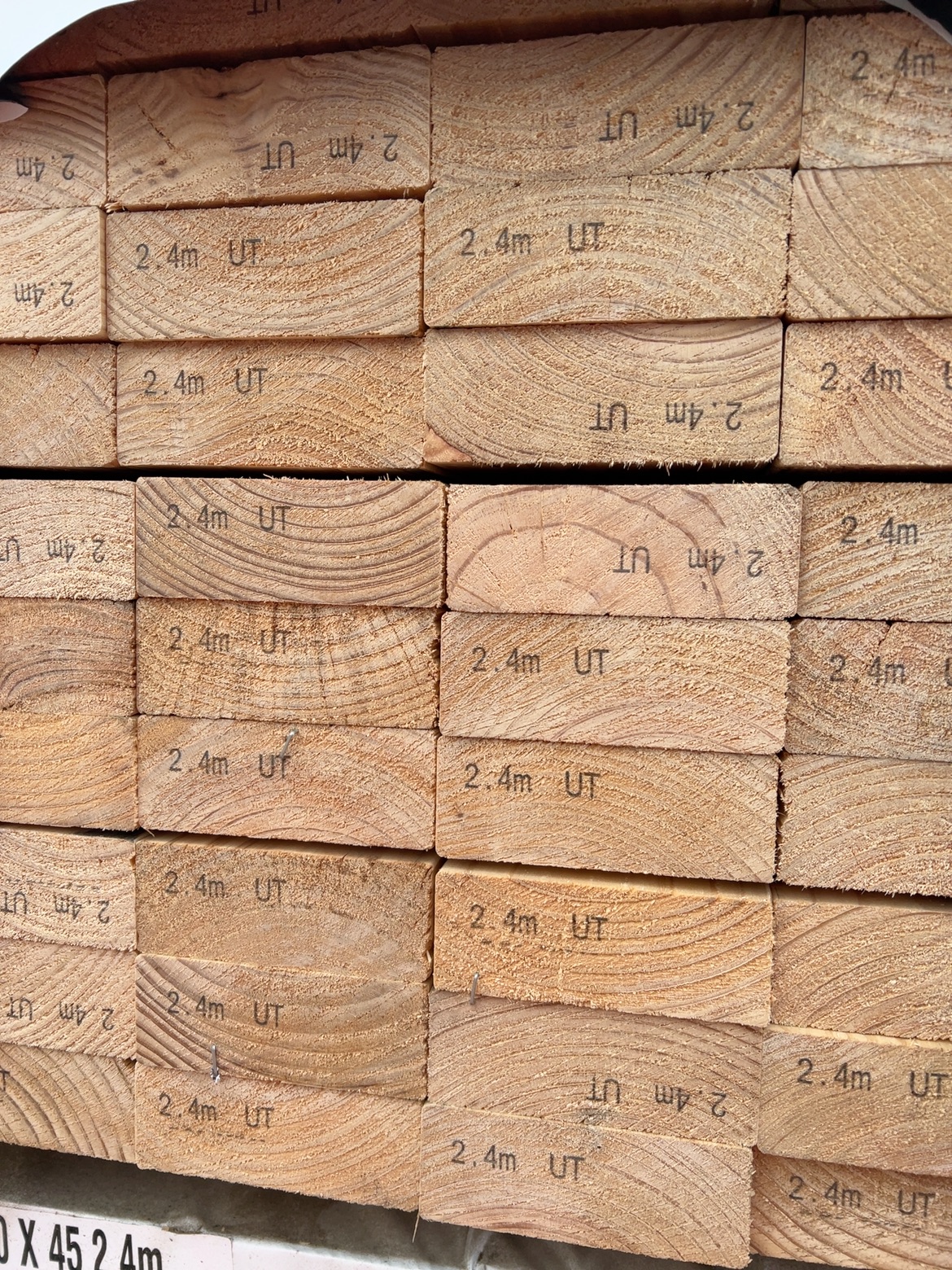 120X45 MGP10 PINE-84/2.4 (THIS PACK IS AGED STOCK AND SOLD AS IS) 120X45 MGP10 PINE-84/2.4 (THIS PACK IS AGED STOCK AND SOLD AS IS)