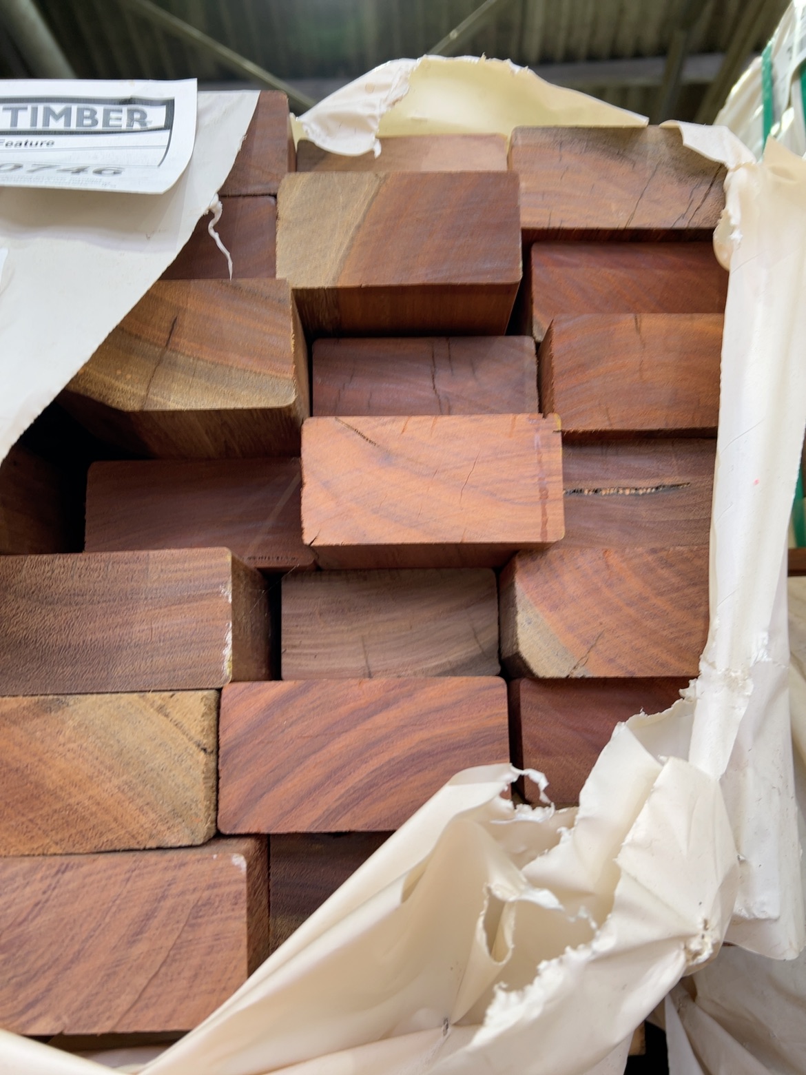 90X45 FEATURE GRADE SPOTTED GUM 90X45 FEATURE GRADE SPOTTED GUM
