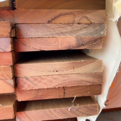 135X19 FEATURE GRADE SPOTTED GUM DECKING- (PACK CONSISTS OF RANDOM SHORT LENGTHS) 135X19 FEATURE GRADE SPOTTED GUM DECKING- (PACK CONSISTS OF RANDOM SHORT LENGTHS)