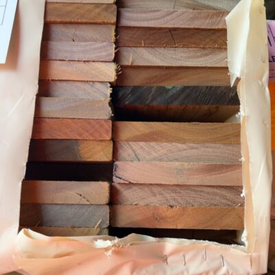 135X19 FEATURE GRADE SPOTTED GUM DECKING- (PACK CONSISTS OF RANDOM SHORT LENGTHS) 135X19 FEATURE GRADE SPOTTED GUM DECKING- (PACK CONSISTS OF RANDOM SHORT LENGTHS)