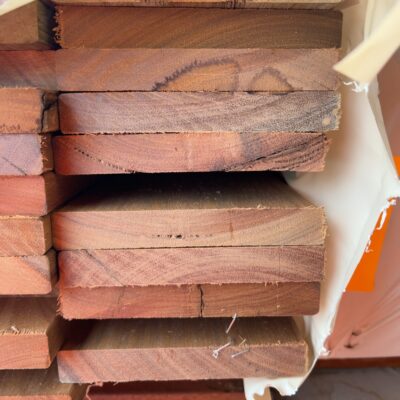 135X19 FEATURE GRADE SPOTTED GUM DECKING- (PACK CONSISTS OF RANDOM SHORT LENGTHS)