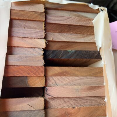 135X19 FEATURE GRADE SPOTTED GUM DECKING- (PACK CONSISTS OF RANDOM SHORT LENGTHS) 135X19 FEATURE GRADE SPOTTED GUM DECKING- (PACK CONSISTS OF RANDOM SHORT LENGTHS)
