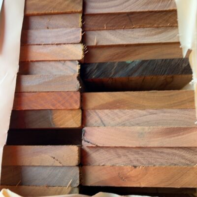 135X19 FEATURE GRADE SPOTTED GUM DECKING- (PACK CONSISTS OF RANDOM SHORT LENGTHS) 135X19 FEATURE GRADE SPOTTED GUM DECKING- (PACK CONSISTS OF RANDOM SHORT LENGTHS)