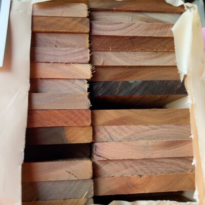 135X19 FEATURE GRADE SPOTTED GUM DECKING- (PACK CONSISTS OF RANDOM SHORT LENGTHS) 135X19 FEATURE GRADE SPOTTED GUM DECKING- (PACK CONSISTS OF RANDOM SHORT LENGTHS)