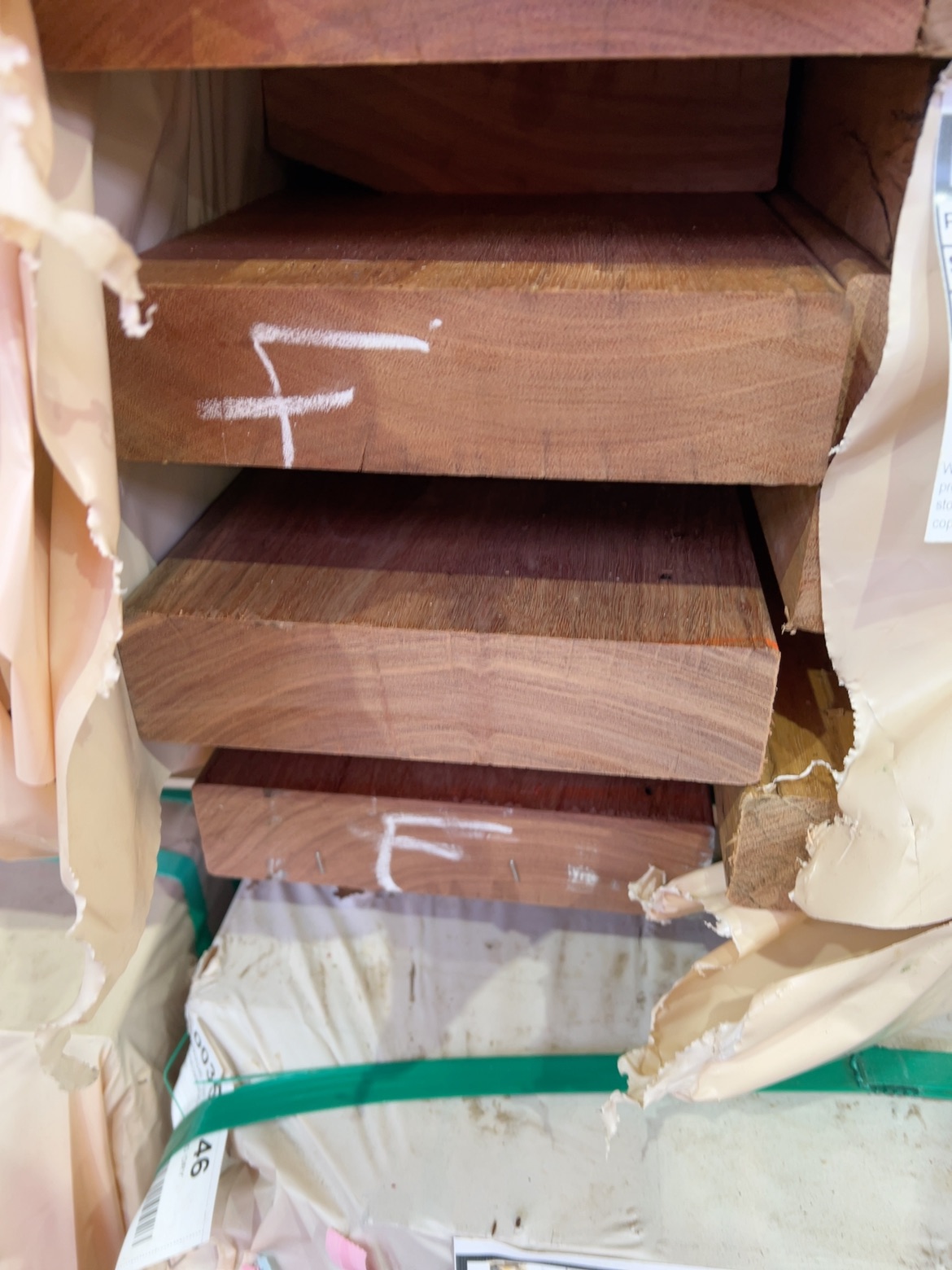 190X45 FEATURE GRADE SPOTTED GUM 190X45 FEATURE GRADE SPOTTED GUM