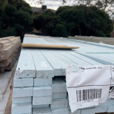42X18 H3 PRIMED DESIGN PINE-44/5.4