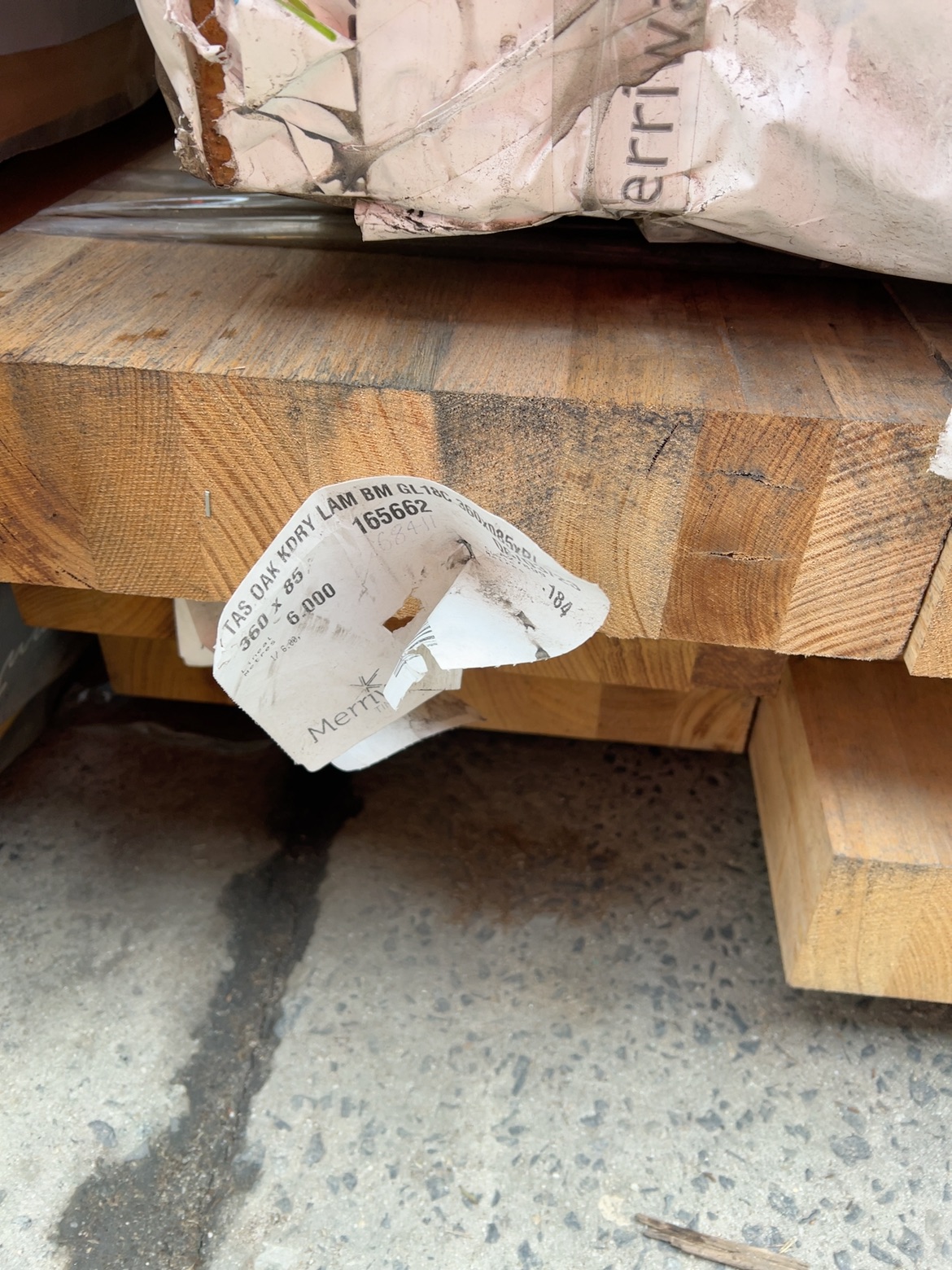 360X85 TAS OAK GL18 LAMINATED BEAMS-6/6.0 360X85 TAS OAK GL18 LAMINATED BEAMS-6/6.0
