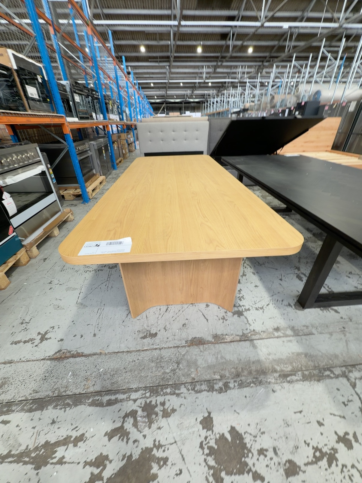 NEW DISCONTINUED FURNITURE - ASTON AMERICAN OAK 2500MM DINING TABLE WITH CURVED EDGES NEW DISCONTINUED FURNITURE - ASTON AMERICAN OAK 2500MM DINING TABLE WITH CURVED EDGES