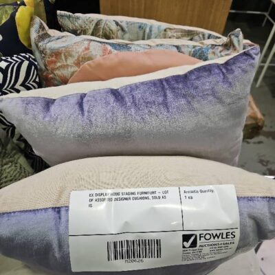 EX DISPLAY HOME STAGING FURNITURE - LOT OF ASSORTED DESIGNER CUSHIONS, SOLD AS IS