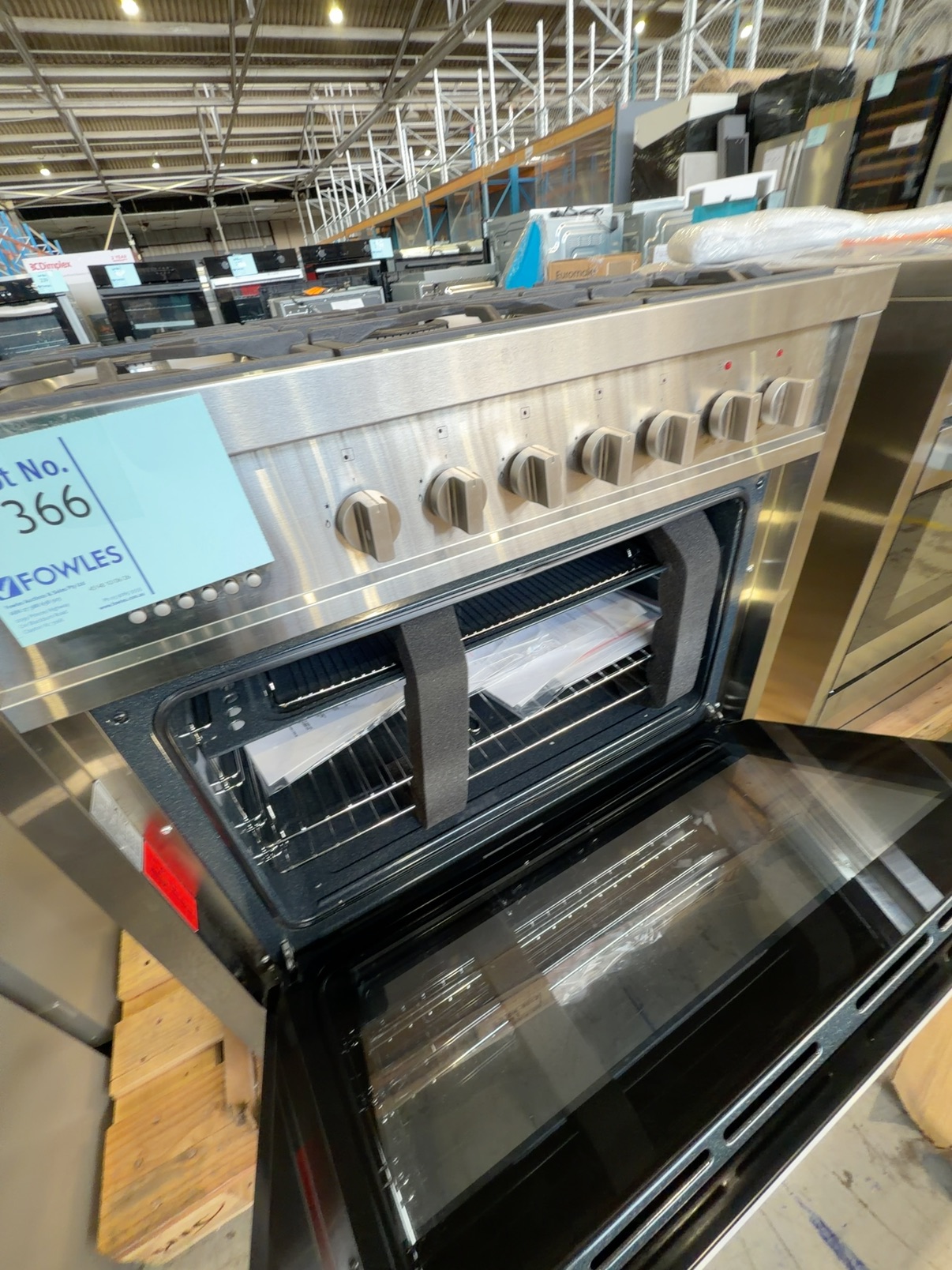 EX DISPLAY TECHNIKA TU950TME8 900MM DUAL FUEL FREESTANDING OVEN 5 FUNCTIONS, 3 MONTH WARRANTY EX DISPLAY TECHNIKA TU950TME8 900MM DUAL FUEL FREESTANDING OVEN 5 FUNCTIONS, 3 MONTH WARRANTY