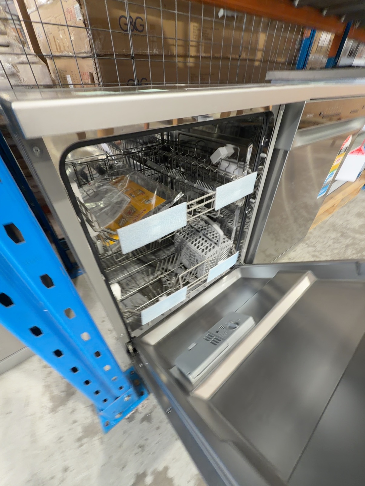 EX DISPLAY TECHNIKA DISHWASHER TBD4SS-7 WITH 3 MONTH WARRANTY EX DISPLAY TECHNIKA DISHWASHER TBD4SS-7 WITH 3 MONTH WARRANTY