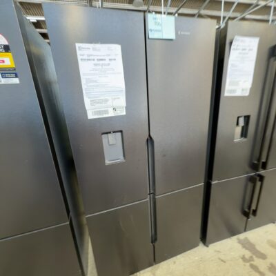 WESTINGHOUSE WQE5650BA MATTE BLACK 564LITRE FRENCH DOOR FRIDGE WITH WATER, MULTI FLOW AIRFLOW SYSTEM, SPILLSAFE SHELVES, FLEXIBLE STORAGE 12 MONTH WARRANTY WESTINGHOUSE WQE5650BA MATTE BLACK 564LITRE FRENCH DOOR FRIDGE WITH WATER, MULTI FLOW AIRFLOW SYSTEM, SPILLSAFE SHELVES, FLEXIBLE STORAGE 12 MONTH WARRANTY