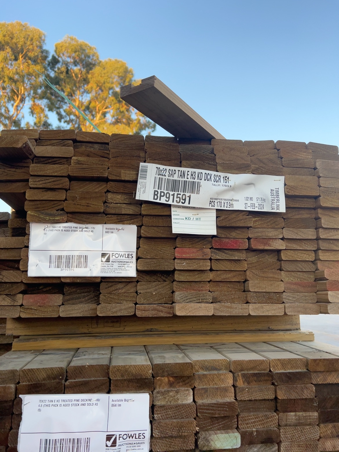 70X22 TAN E H3 TREATED PINE DECKING-170/3.9 (THIS PACK IS AGED STOCK AND SOLD AS IS) 70X22 TAN E H3 TREATED PINE DECKING-170/3.9 (THIS PACK IS AGED STOCK AND SOLD AS IS)