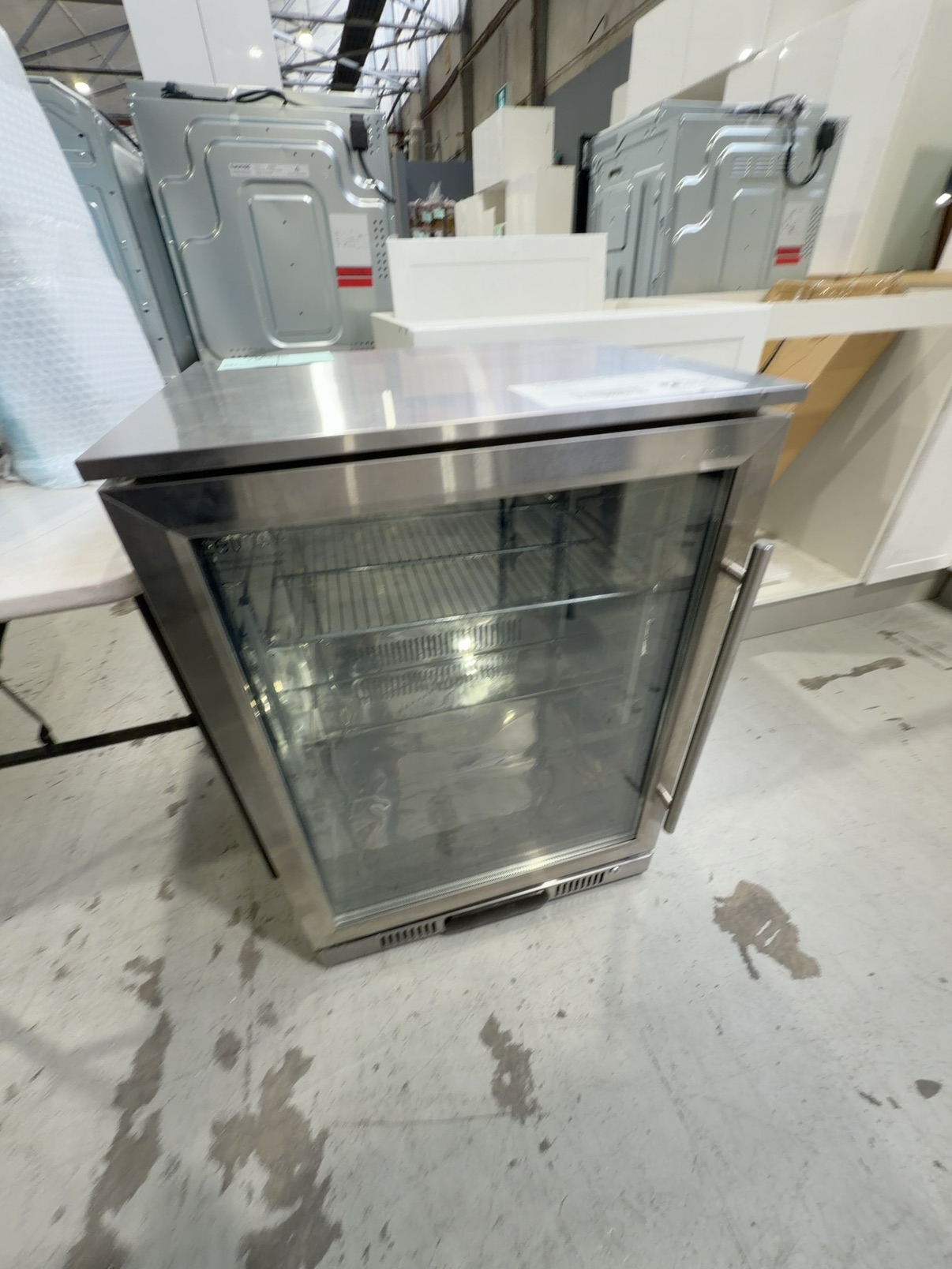 EX DEMO EURO 600MMM S/STEEL BEVERAGE FRIDGE EA60WFSX2L, WITH 3 MONTH WARRANTY EX DEMO EURO 600MMM S/STEEL BEVERAGE FRIDGE EA60WFSX2L, WITH 3 MONTH WARRANTY