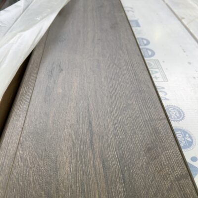 MIXED PALLET OF VINYL AND LAMINATE FLOORING