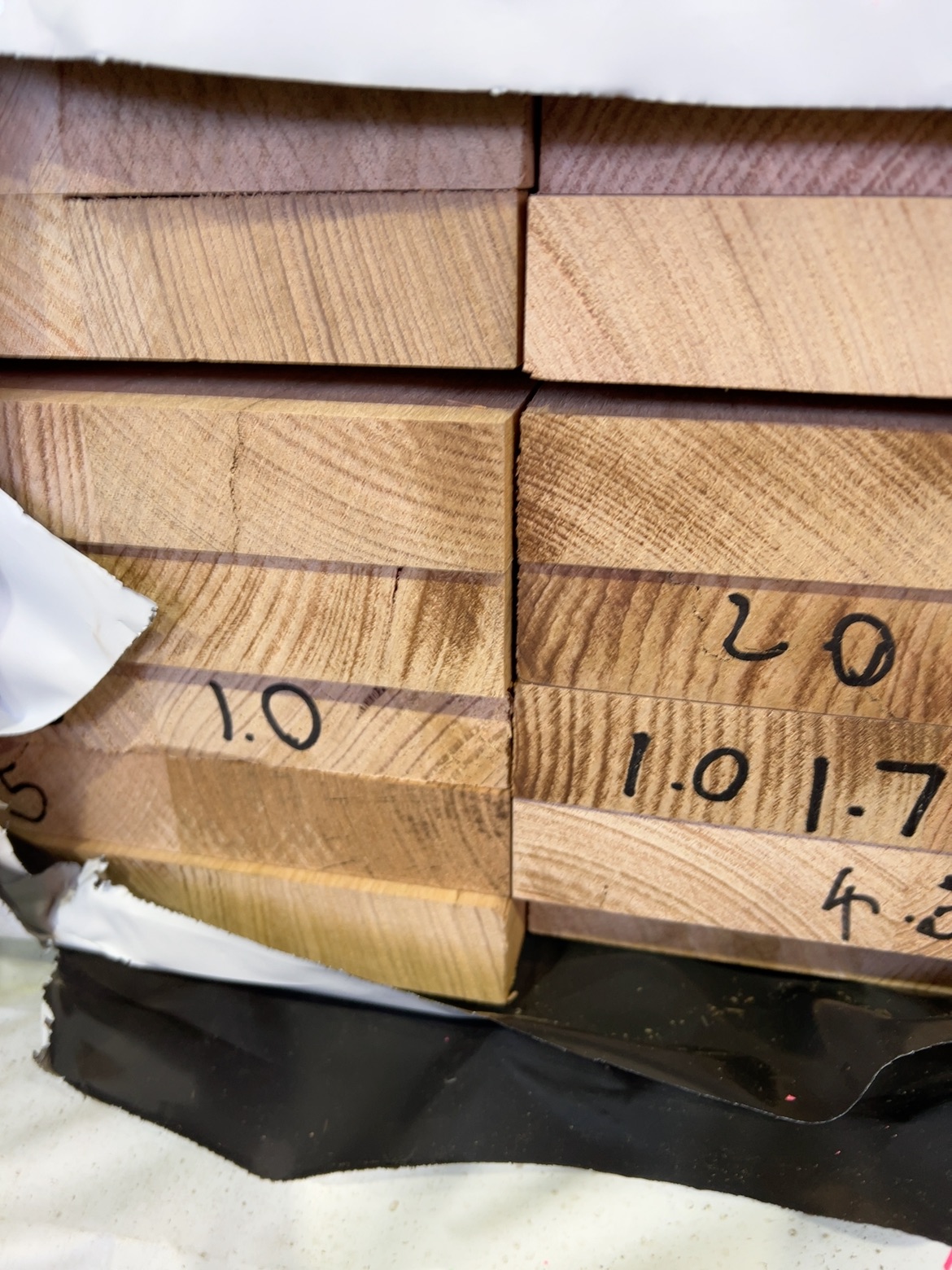 285X33 AUS OAK LAM KD HARDWOOD 285X33 AUS OAK LAM KD HARDWOOD