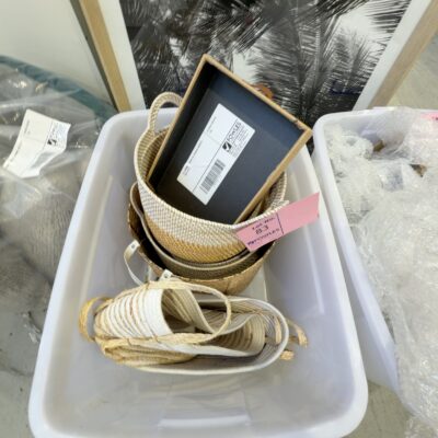 EX STAGING - CRATE OF STORAGE BASKETS, SOLD AS IS EX STAGING - CRATE OF STORAGE BASKETS, SOLD AS IS