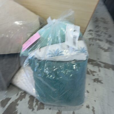 EX STAGING - BAG OF ASSORTED DESIGNER CUSHIONS, SOLD AS IS EX STAGING - BAG OF ASSORTED DESIGNER CUSHIONS, SOLD AS IS