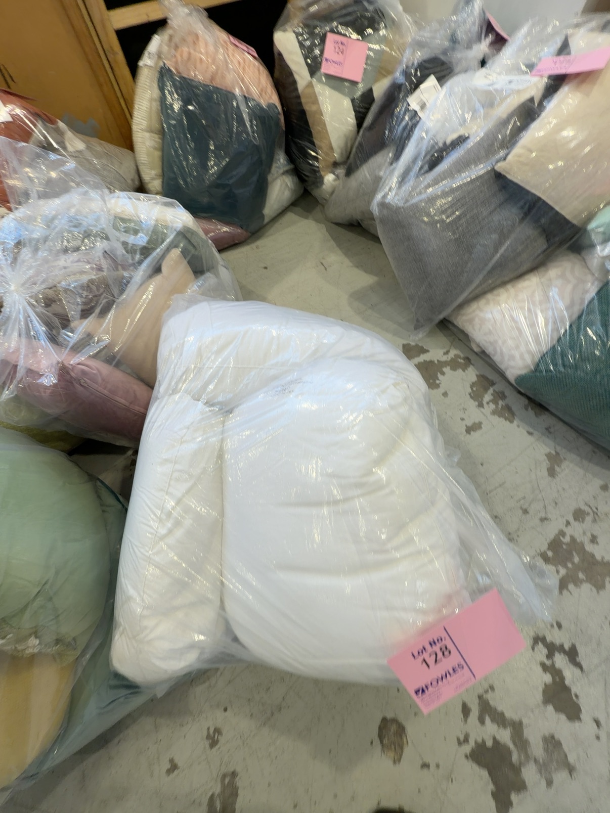 EX STAGING - BAG OF CUSHION INSERTS SOLD AS IS EX STAGING - BAG OF CUSHION INSERTS SOLD AS IS