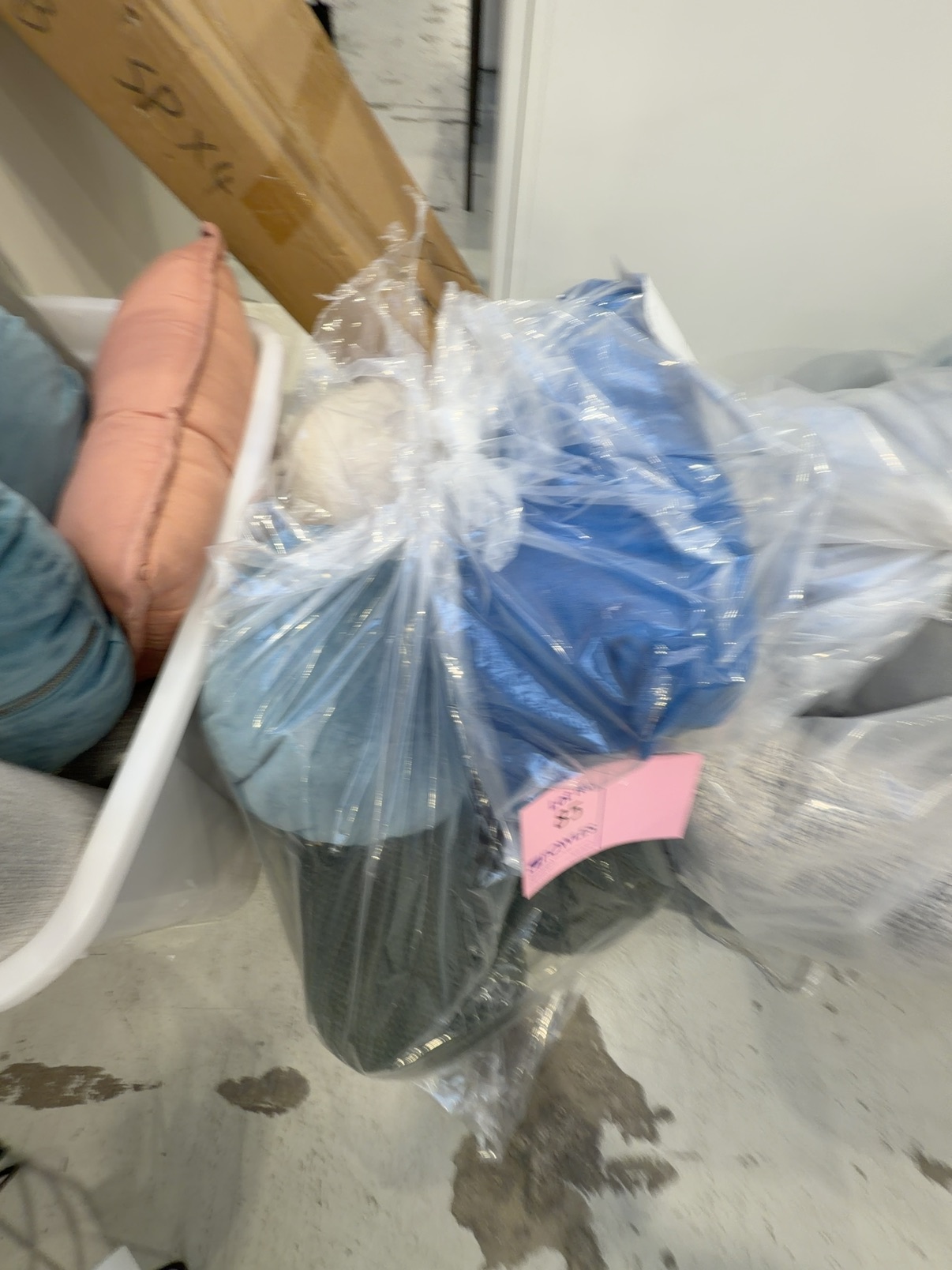 EX STAGING - BAG OF CUSHIONS, SOLD AS IS EX STAGING - BAG OF CUSHIONS, SOLD AS IS