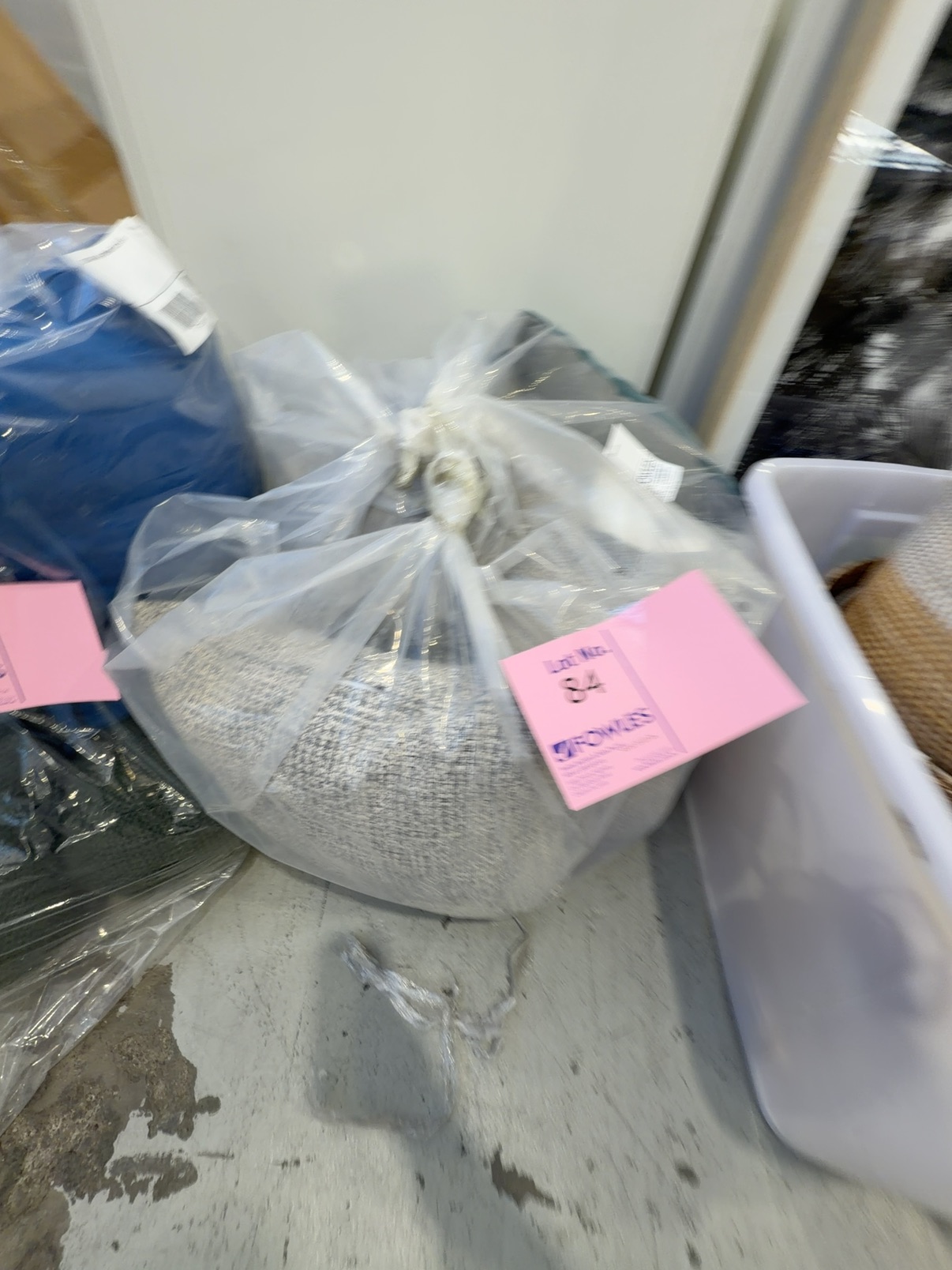 EX STAGING - BAG OF CUSHIONS, SOLD AS IS EX STAGING - BAG OF CUSHIONS, SOLD AS IS