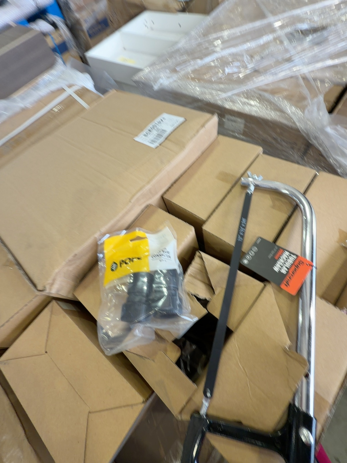 PALLET OF MIXED GARDENING ITEMS INLCUDING POPE 19MM SURE CONNECTORS & HACKSAWS SOLD AS IS PALLET OF MIXED GARDENING ITEMS INLCUDING POPE 19MM SURE CONNECTORS & HACKSAWS SOLD AS IS
