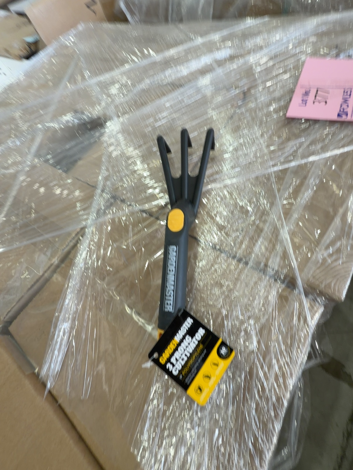 PALLET OF BULK GARDEN TOOL - CULTIVATOR, SOLD AS IS PALLET OF BULK GARDEN TOOL - CULTIVATOR, SOLD AS IS