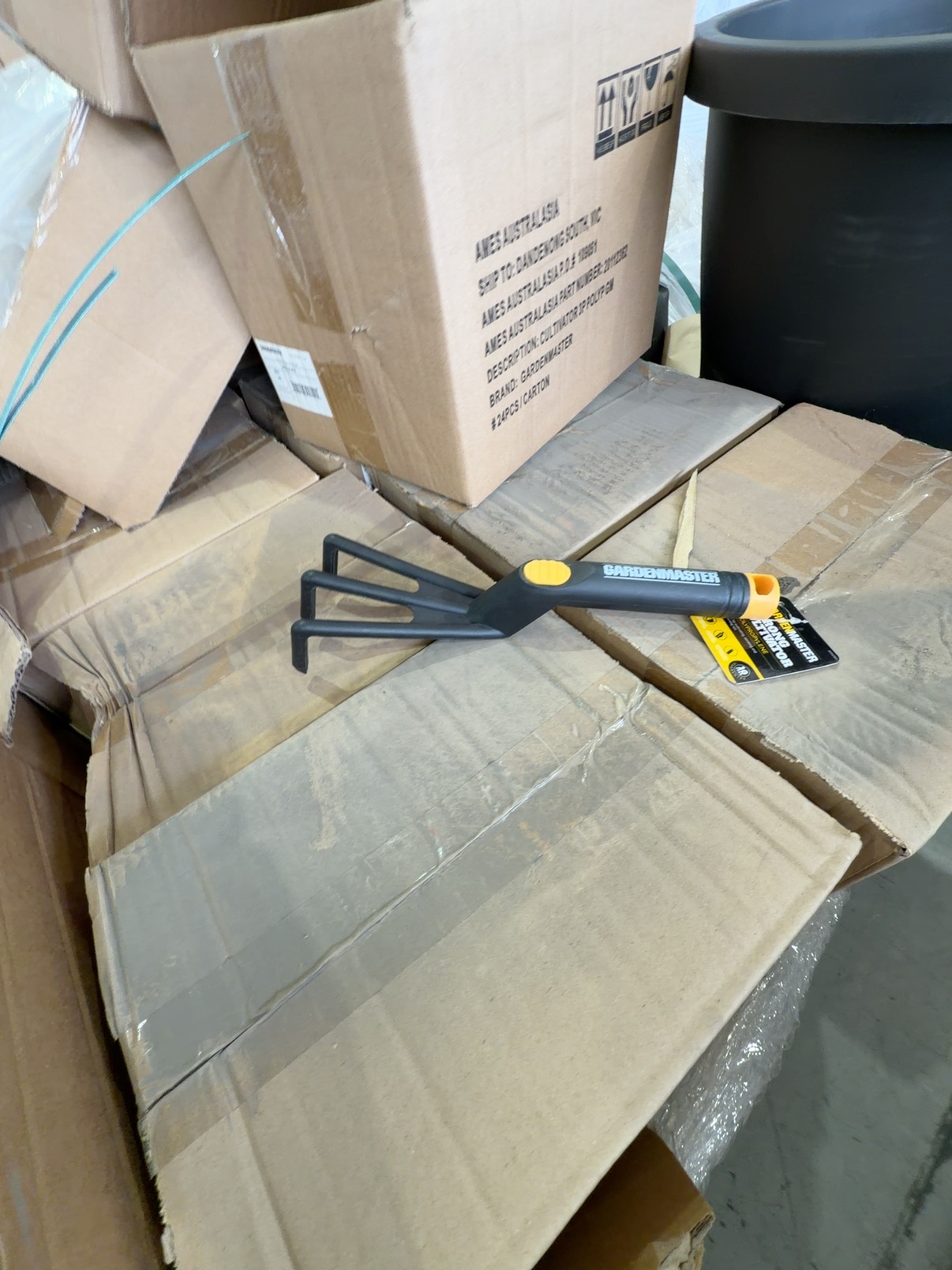 PALLET OF MIXED GARDEN ITEMS- BULK CULTIVATORS & TOMATO TRESSLE PLANT POTS, SOLD AS IS PALLET OF MIXED GARDEN ITEMS- BULK CULTIVATORS & TOMATO TRESSLE PLANT POTS, SOLD AS IS