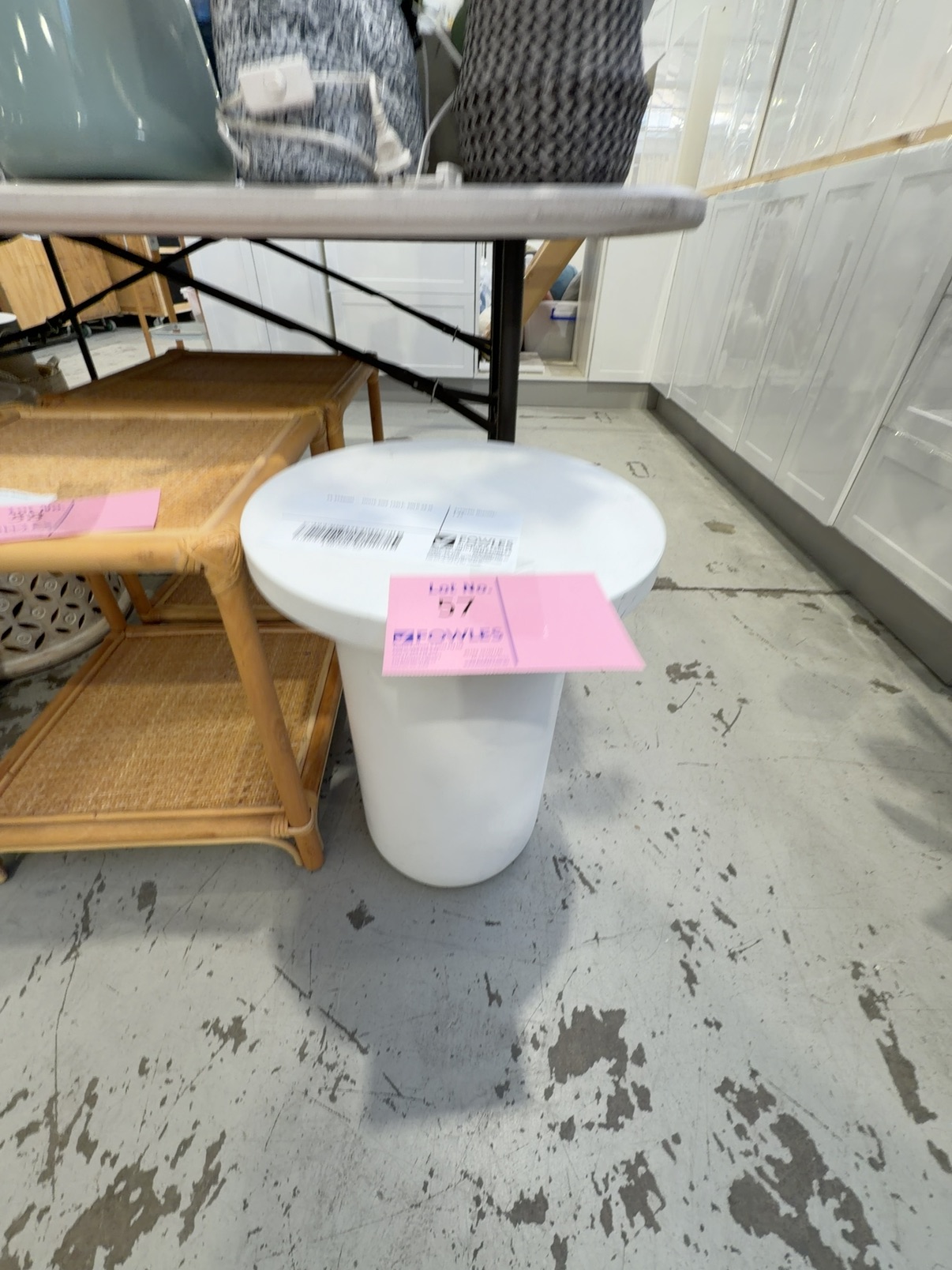 EX STAGING - WHITE SIDE TABLE, SOLD AS IS EX STAGING - WHITE SIDE TABLE, SOLD AS IS