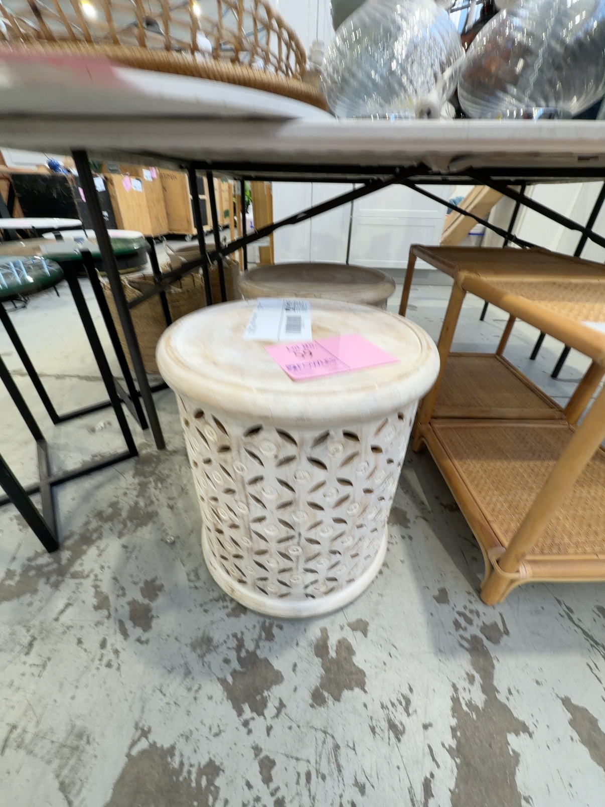 EX STAGING - CARVED TIMBER ROUND SIDE TABLE, SOLD AS IS EX STAGING - CARVED TIMBER ROUND SIDE TABLE, SOLD AS IS