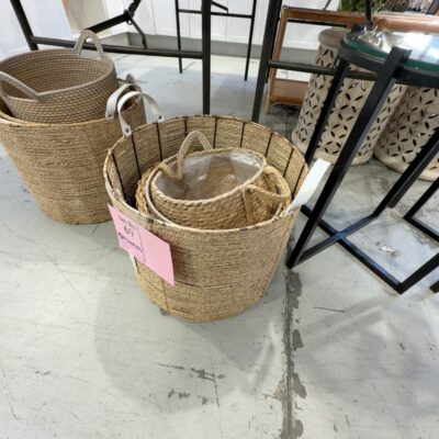 EX STAGING - LOT OF STORAGE BASKETS, SOLD AS IS EX STAGING - LOT OF STORAGE BASKETS, SOLD AS IS