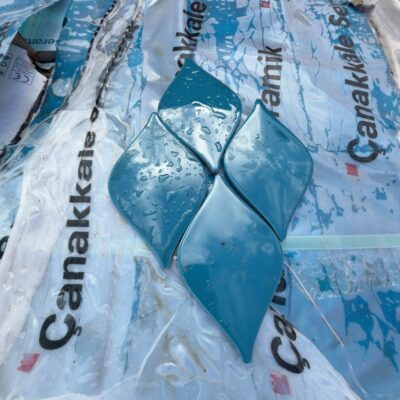 PALLET OF ONYA BLUE 150MM X 150MM BLUE TILE PALLET OF ONYA BLUE 150MM X 150MM BLUE TILE