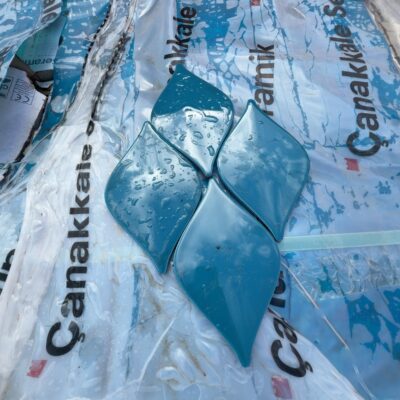 PALLET OF ONYA BLUE 150MM X 150MM BLUE TILE PALLET OF ONYA BLUE 150MM X 150MM BLUE TILE