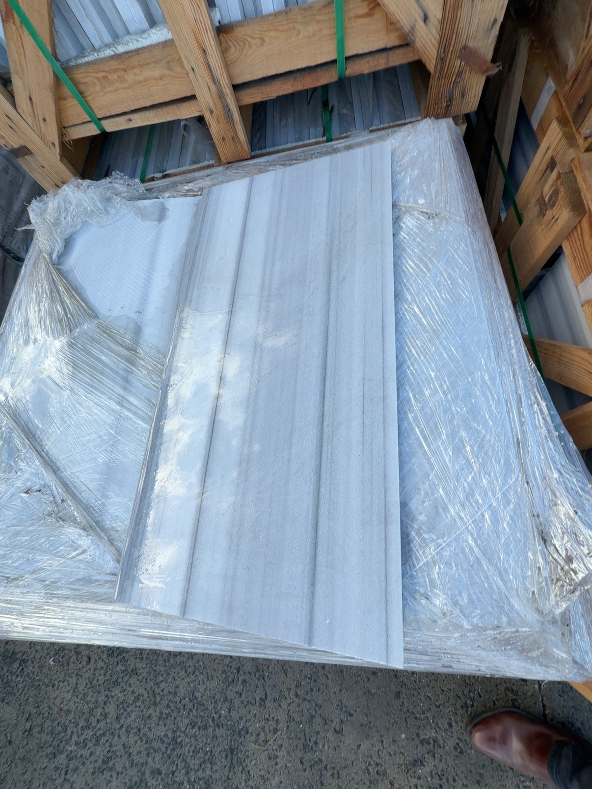 PALLET OF MARMAR POLISHED STONE 400MM X 800MM X 20MM PAVERS PALLET OF MARMAR POLISHED STONE 400MM X 800MM X 20MM PAVERS