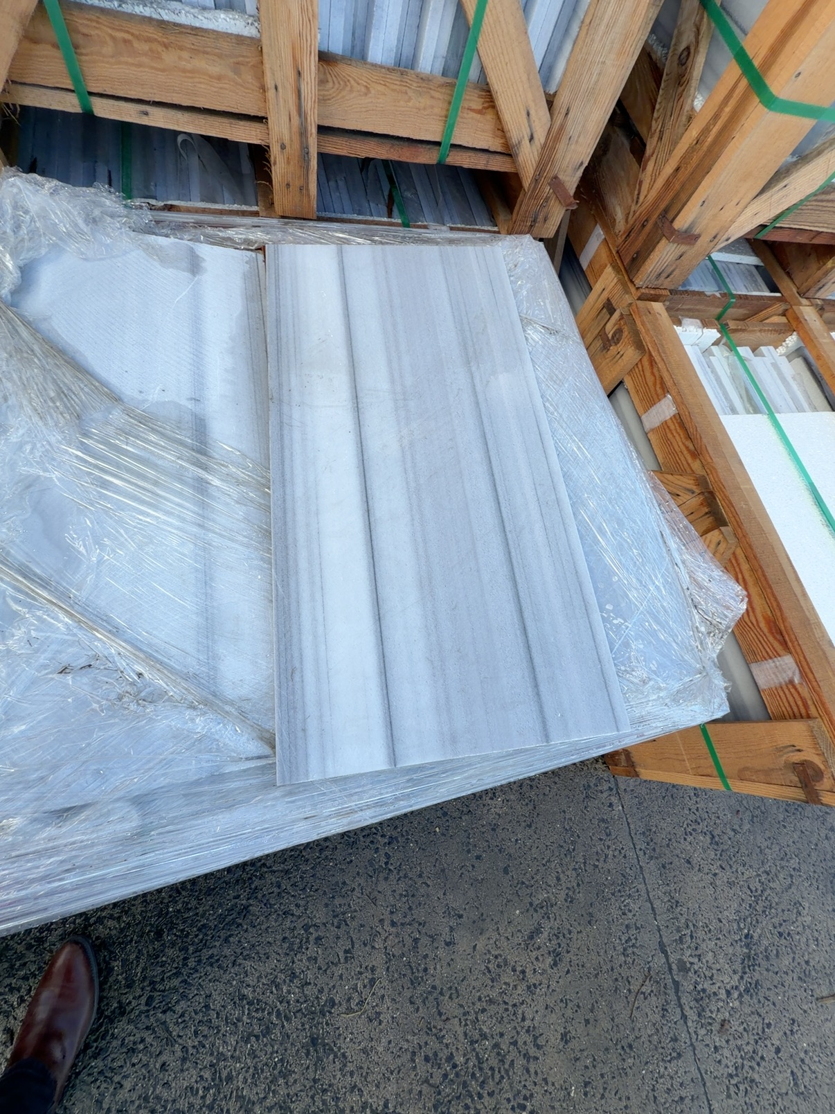 PALLET OF MARMAR POLISHED STONE 400MM X 800MM X 20MM PAVERS PALLET OF MARMAR POLISHED STONE 400MM X 800MM X 20MM PAVERS