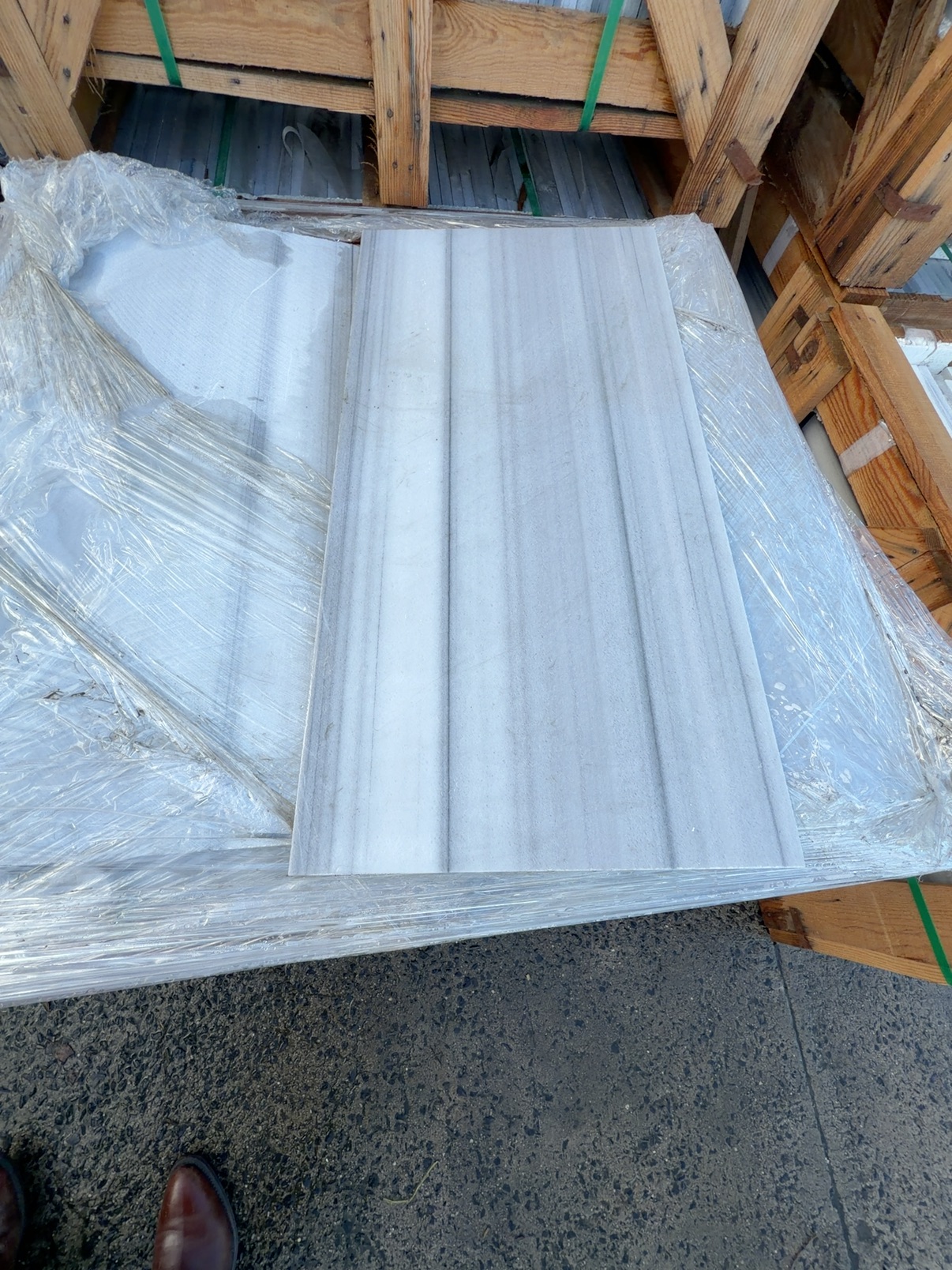 PALLET OF MARMAR POLISHED STONE 400MM X 800MM X 20MM PAVERS PALLET OF MARMAR POLISHED STONE 400MM X 800MM X 20MM PAVERS