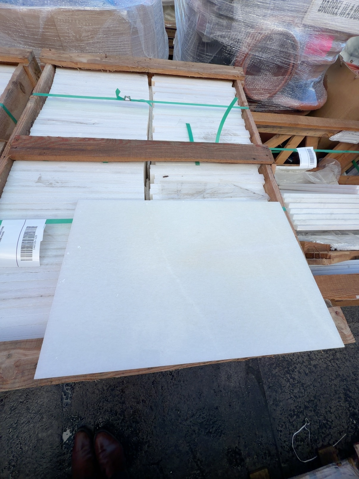 PALLET OF ONYX WHITE POLISHED STONE 400MM X 600MM X 20MM PAVERS PALLET OF ONYX WHITE POLISHED STONE 400MM X 600MM X 20MM PAVERS