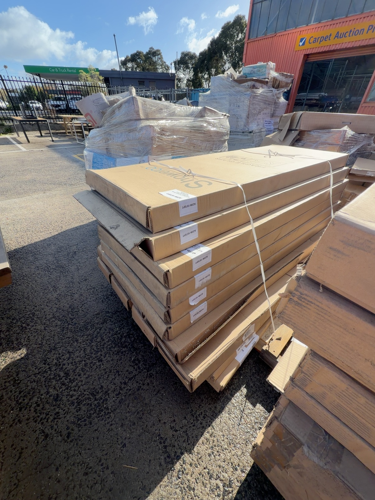 ONE LARGE LOT OF 3 X PALLETS OF BRAND NEW SHOWER SCREENS, SOLD AS IS ONE LARGE LOT OF 3 X PALLETS OF BRAND NEW SHOWER SCREENS, SOLD AS IS