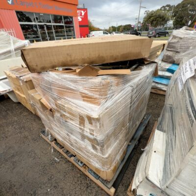 PALLET OF ASSORTED BATHROOM CABINETS, SOLD AS IS PALLET OF ASSORTED BATHROOM CABINETS, SOLD AS IS