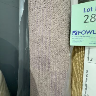 HIGH END RUG SAMPLE - APPROX SIZE 2000MM X 2900MM RRP$1199 HIGH END RUG SAMPLE - APPROX SIZE 2000MM X 2900MM RRP$1199