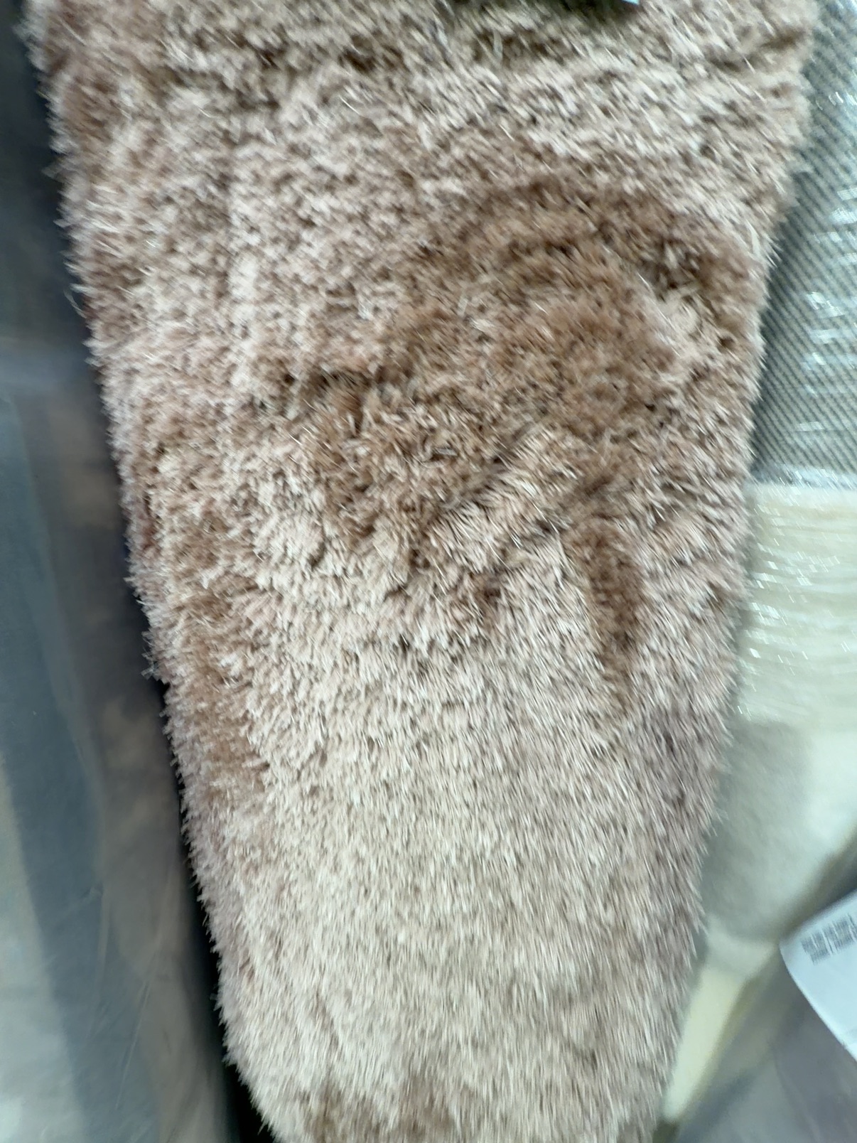 EX DISPLAY RUG - APPROX SIZE 1600MM X 2300MM SOLD AS IS EX DISPLAY RUG - APPROX SIZE 1600MM X 2300MM SOLD AS IS