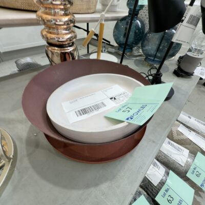 EX STAGING - LOT OF ASSORTED BOWLS, SOLD AS IS EX STAGING - LOT OF ASSORTED BOWLS, SOLD AS IS