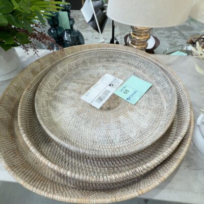 EX STAGING - LOT OF ROUND RATTAN TRAYS, SOLD AS IS EX STAGING - LOT OF ROUND RATTAN TRAYS, SOLD AS IS