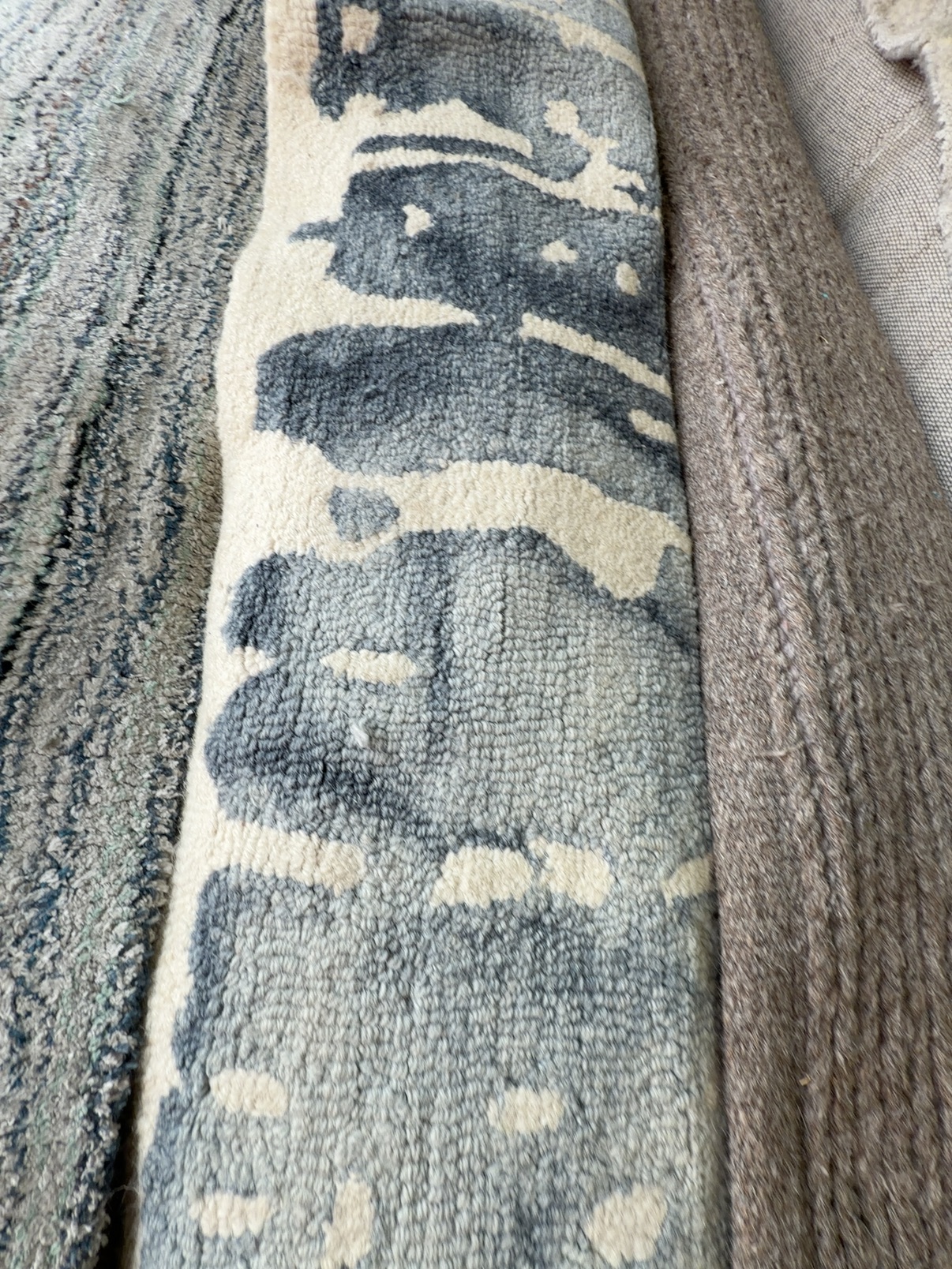 EX STAGING - RUG SOLD AS IS EX STAGING - RUG SOLD AS IS
